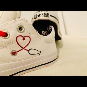 converse nurse shoes